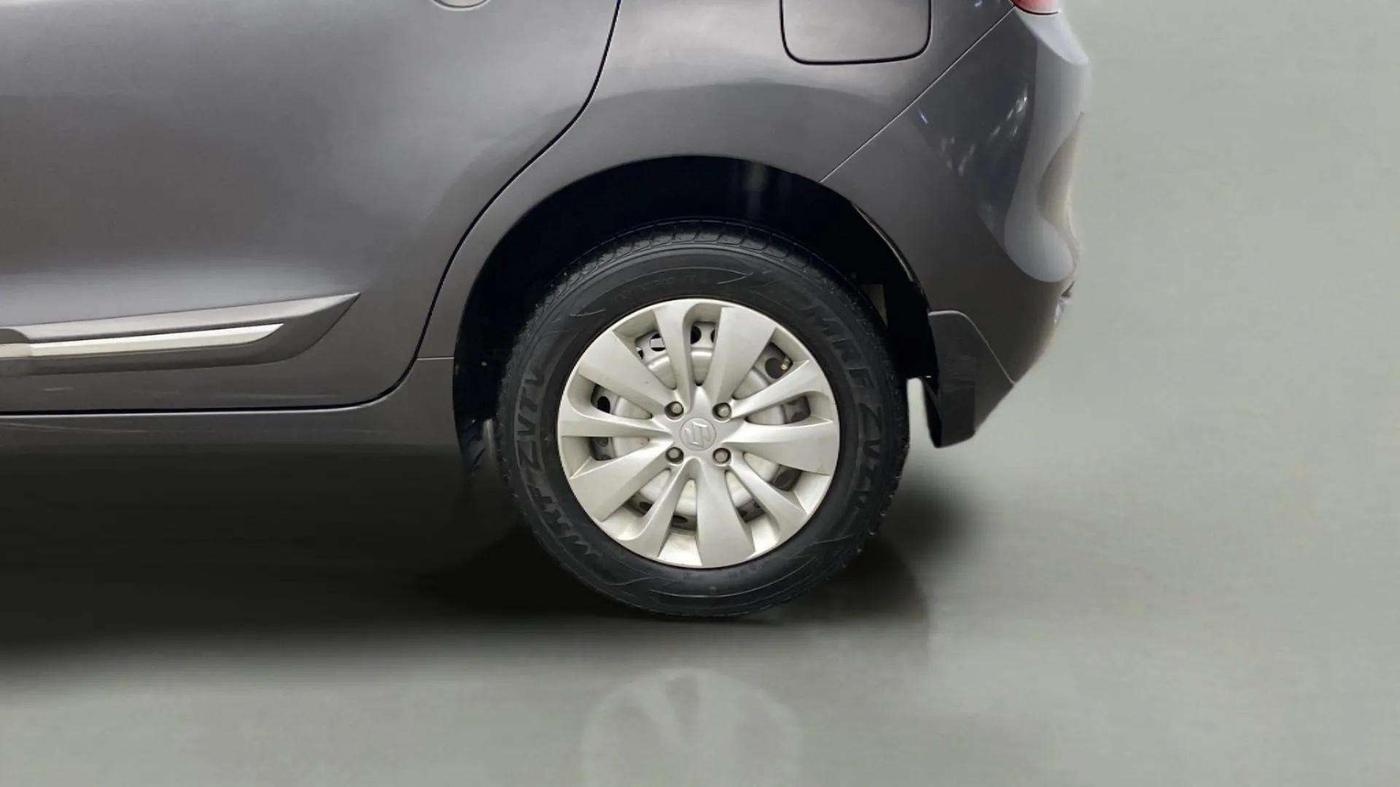 2017 Maruti Baleno SIGMA PETROL 1.2, Petrol, Manual, 60,929 km, Left Rear Wheel