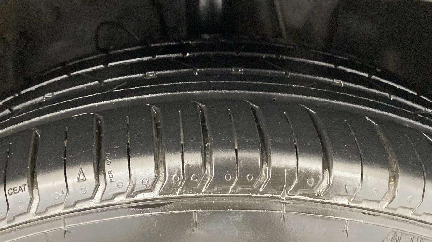 2021 Hyundai VENUE SX 1.0 TURBO IMT, Petrol, Manual, 24,616 km, Right Front Tyre Tread