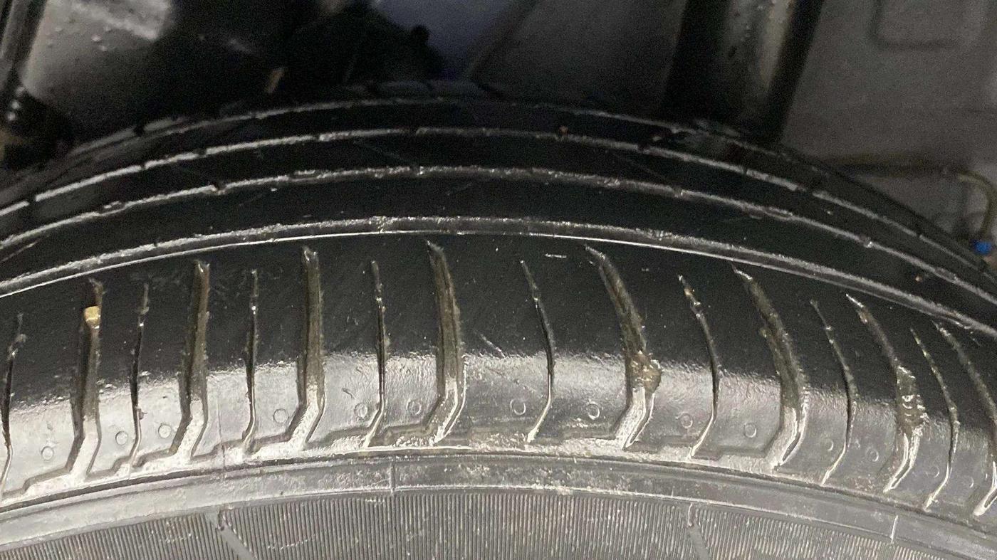 2021 Hyundai VENUE SX 1.0 TURBO IMT, Petrol, Manual, 24,616 km, Left Rear Tyre Tread