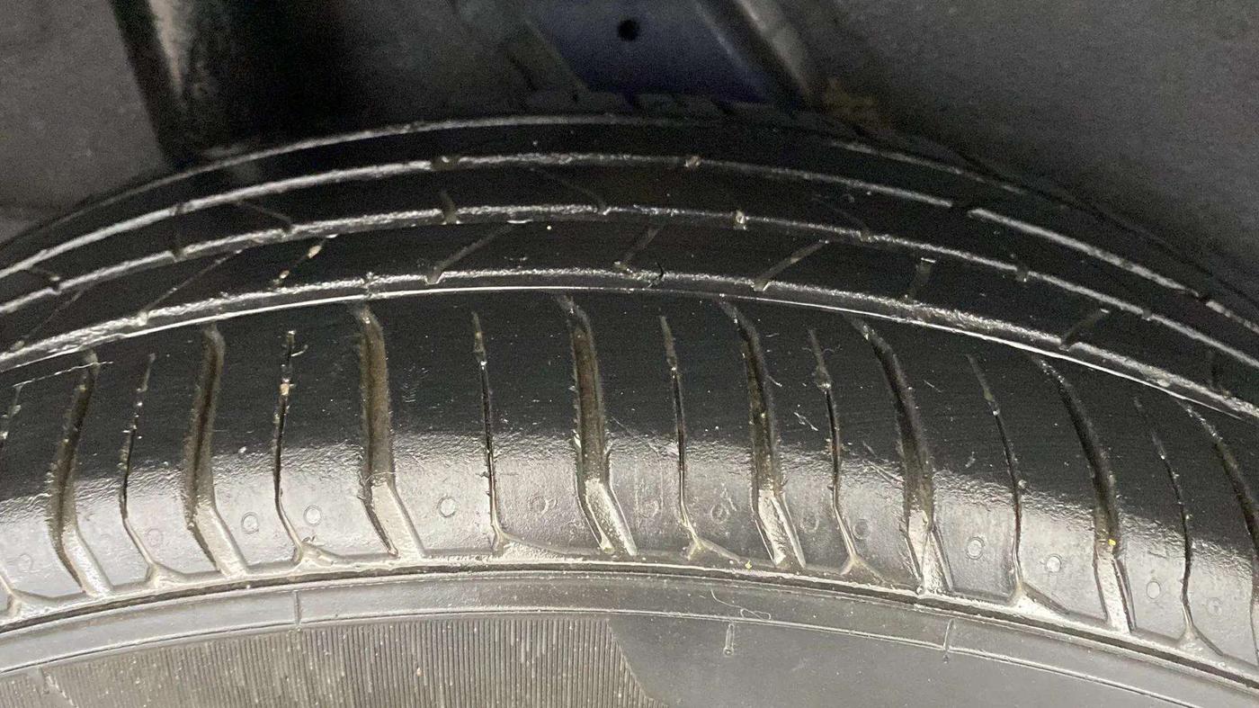 2021 Hyundai VENUE SX 1.0 TURBO IMT, Petrol, Manual, 24,616 km, Right Rear Tyre Tread