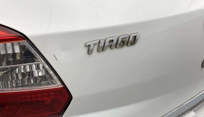 2019 Tata Tiago XZ PLUS PETROL, Petrol, Manual, 42,918 km, Dicky (Boot door) - Slightly rusted