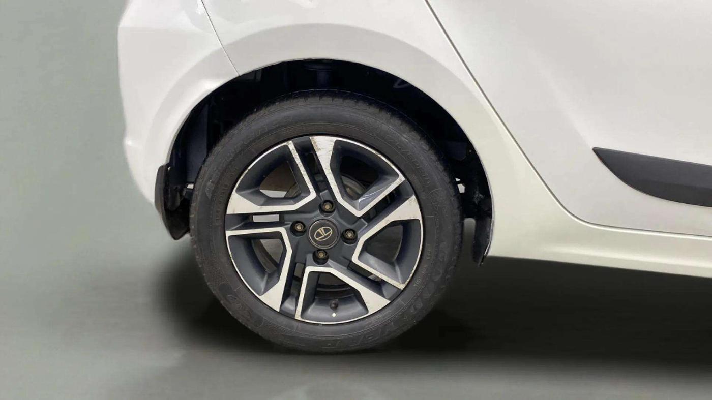 2019 Tata Tiago XZ PLUS PETROL, Petrol, Manual, 43,191 km, Right Rear Wheel
