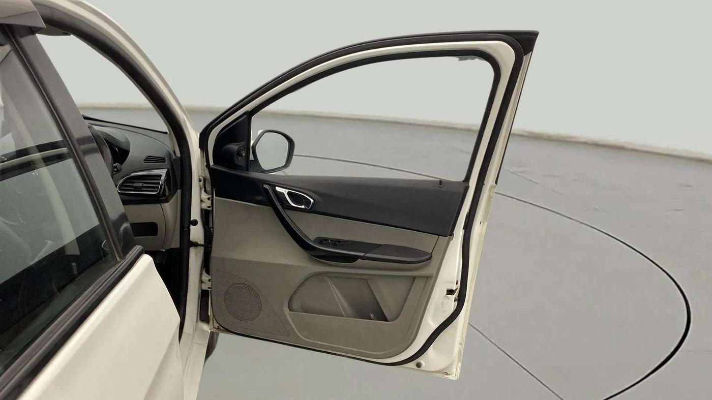 2019 Tata Tiago XZ PLUS PETROL, Petrol, Manual, 43,191 km, RHS Front Door