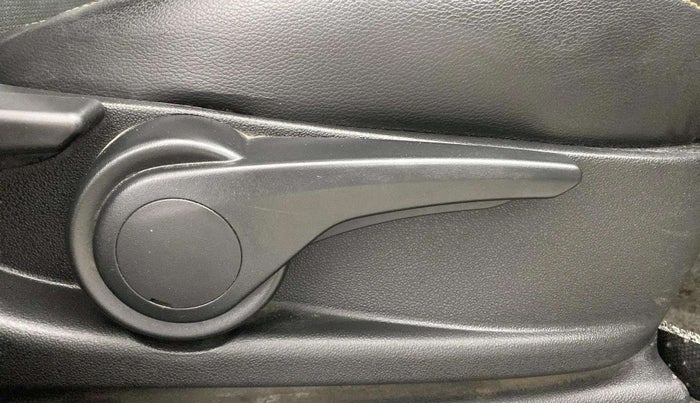 2019 Tata Tiago XZ PLUS PETROL, Petrol, Manual, 42,918 km, Driver Side Adjustment Panel