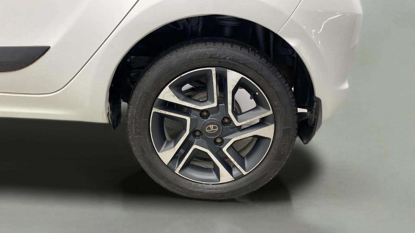 2019 Tata Tiago XZ PLUS PETROL, Petrol, Manual, 43,191 km, Left Rear Wheel