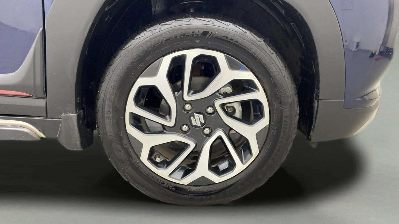 2023 Maruti FRONX ALPHA 1.0L TURBO 6 AT, Petrol, Automatic, 6,195 km, Right Front Wheel