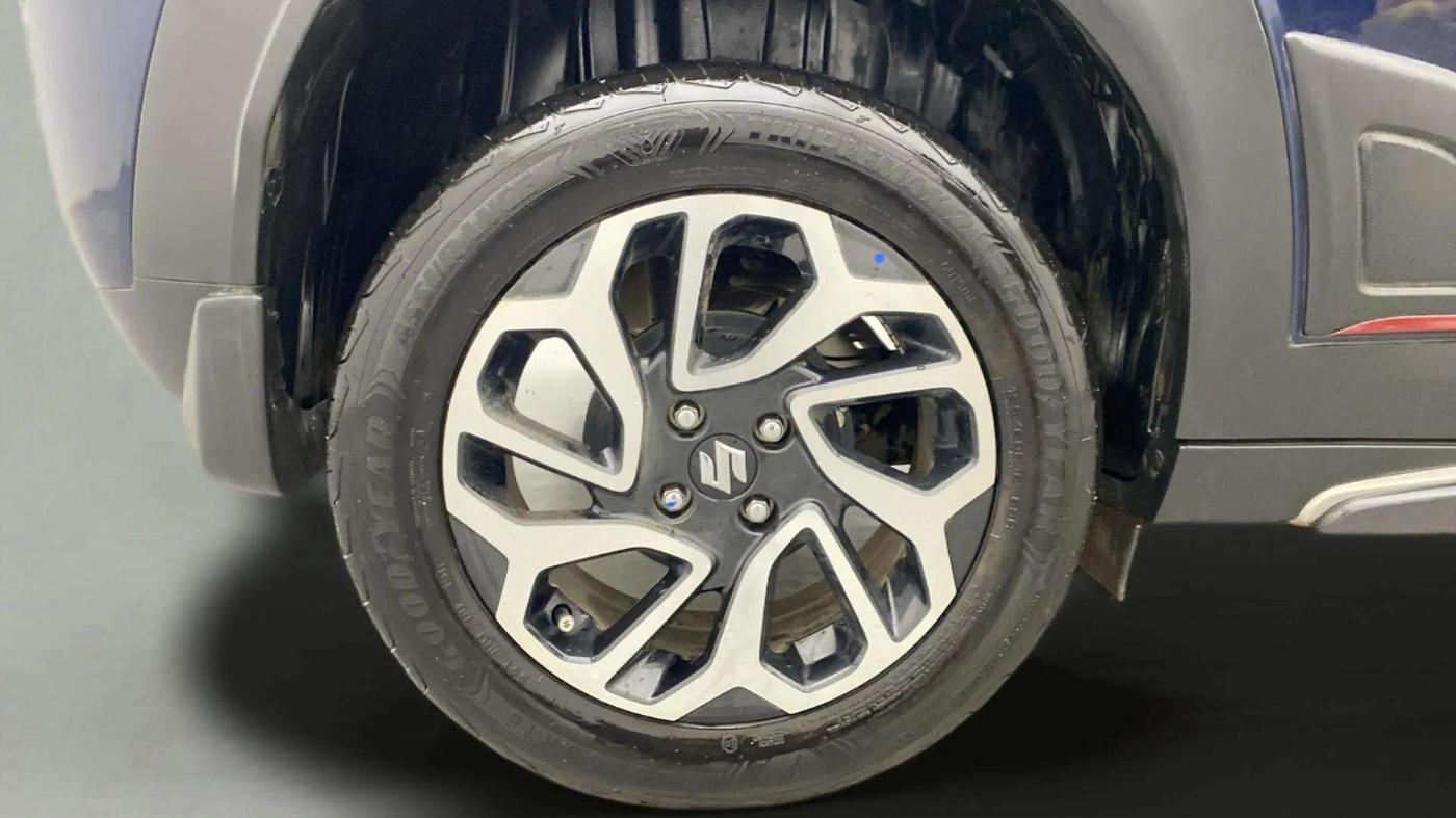2023 Maruti FRONX ALPHA 1.0L TURBO 6 AT, Petrol, Automatic, 6,195 km, Right Rear Wheel