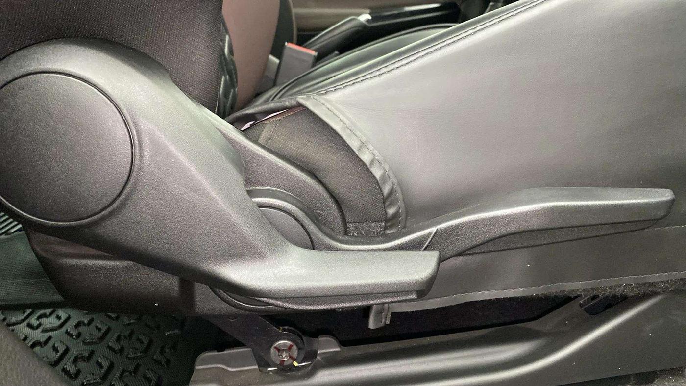 2023 Maruti FRONX ALPHA 1.0L TURBO 6 AT, Petrol, Automatic, 6,195 km, Driver Side Adjustment Panel