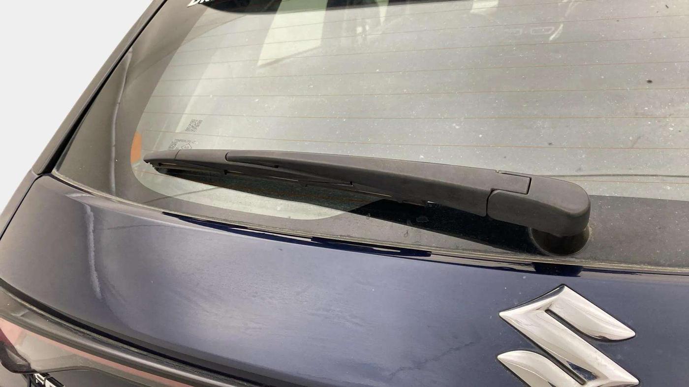 2023 Maruti FRONX ALPHA 1.0L TURBO 6 AT, Petrol, Automatic, 6,195 km, Rear Wiper