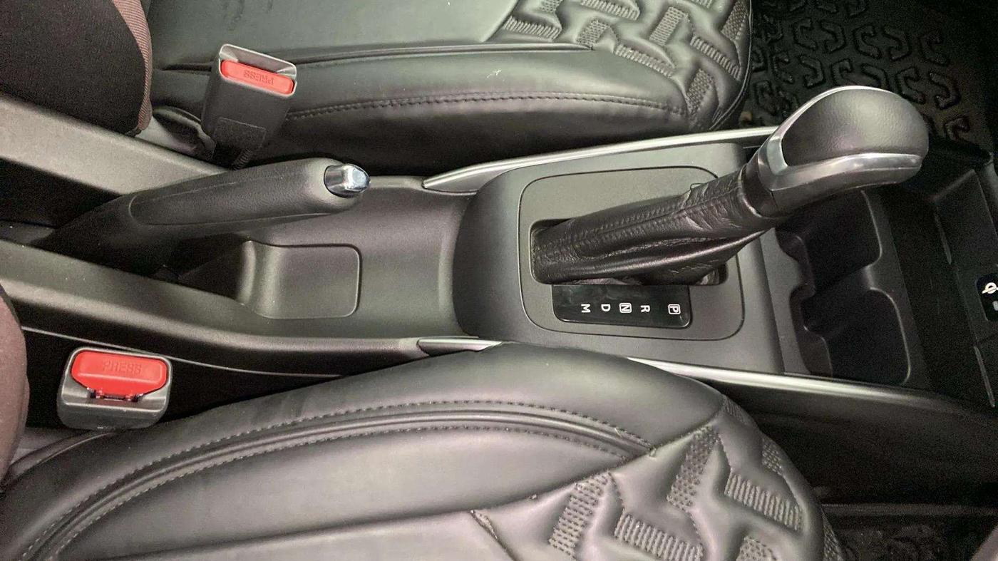 2023 Maruti FRONX ALPHA 1.0L TURBO 6 AT, Petrol, Automatic, 6,195 km, Gear Lever