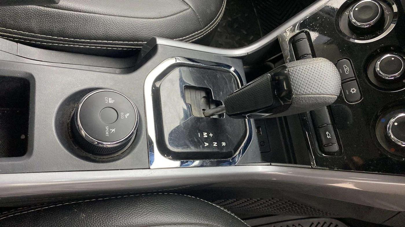 2022 Tata NEXON XMA PLUS SUNROOF PETROL, Petrol, Automatic, 28,864 km, Gear Lever