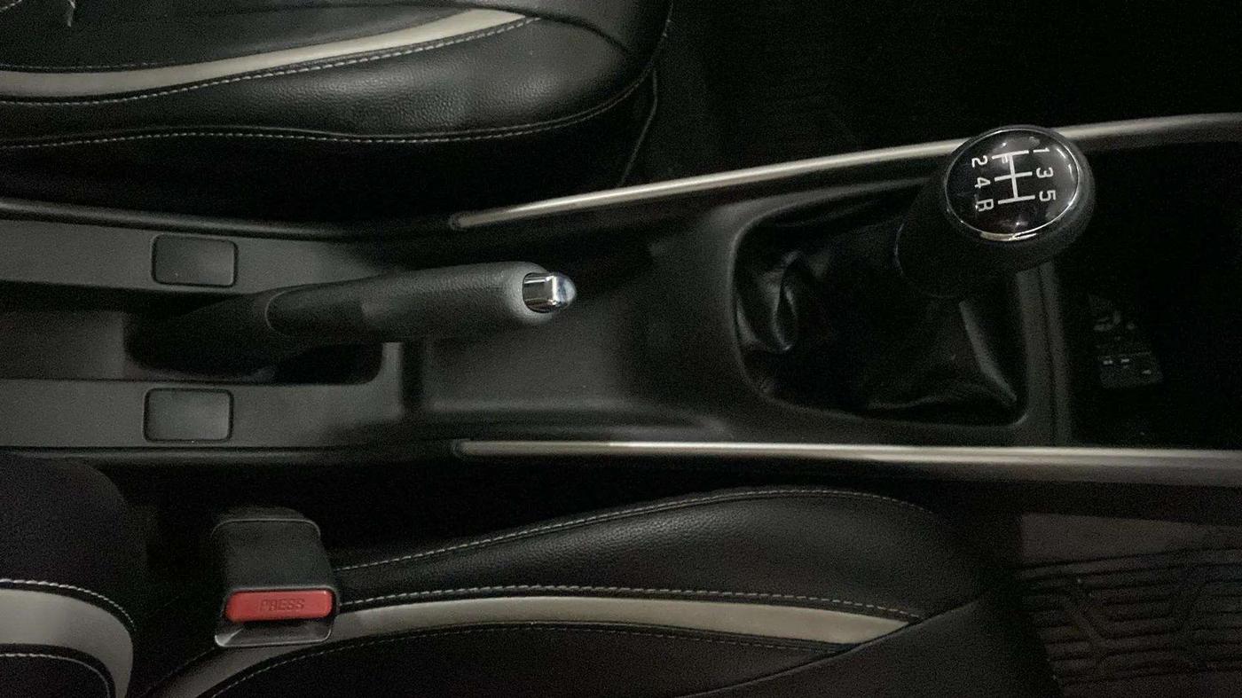 2017 Maruti Baleno DELTA PETROL 1.2, Petrol, Manual, 20,157 km, Gear Lever