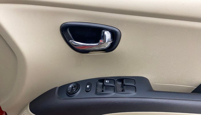 2013 Hyundai i10 MAGNA 1.2, Petrol, Manual, 82,775 km, Driver Side Door Panels Control