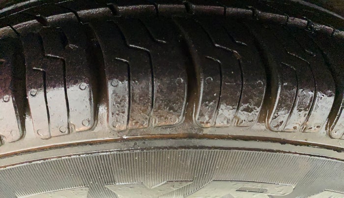 2013 Hyundai i10 MAGNA 1.2, Petrol, Manual, 82,775 km, Right Rear Tyre Tread