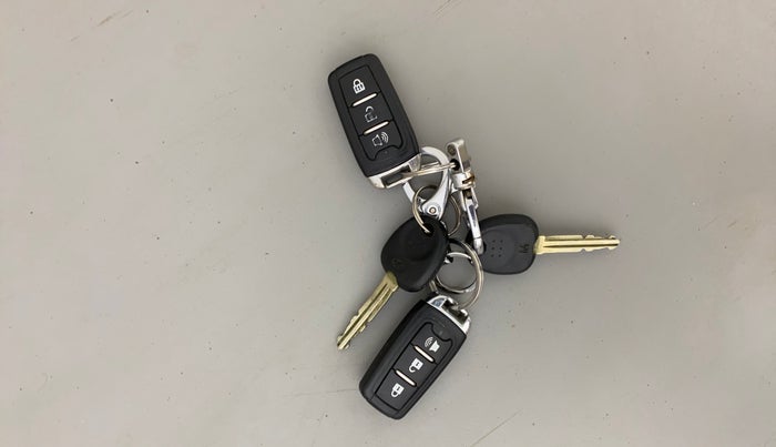 2013 Hyundai i10 MAGNA 1.2, Petrol, Manual, 82,775 km, Key Close Up