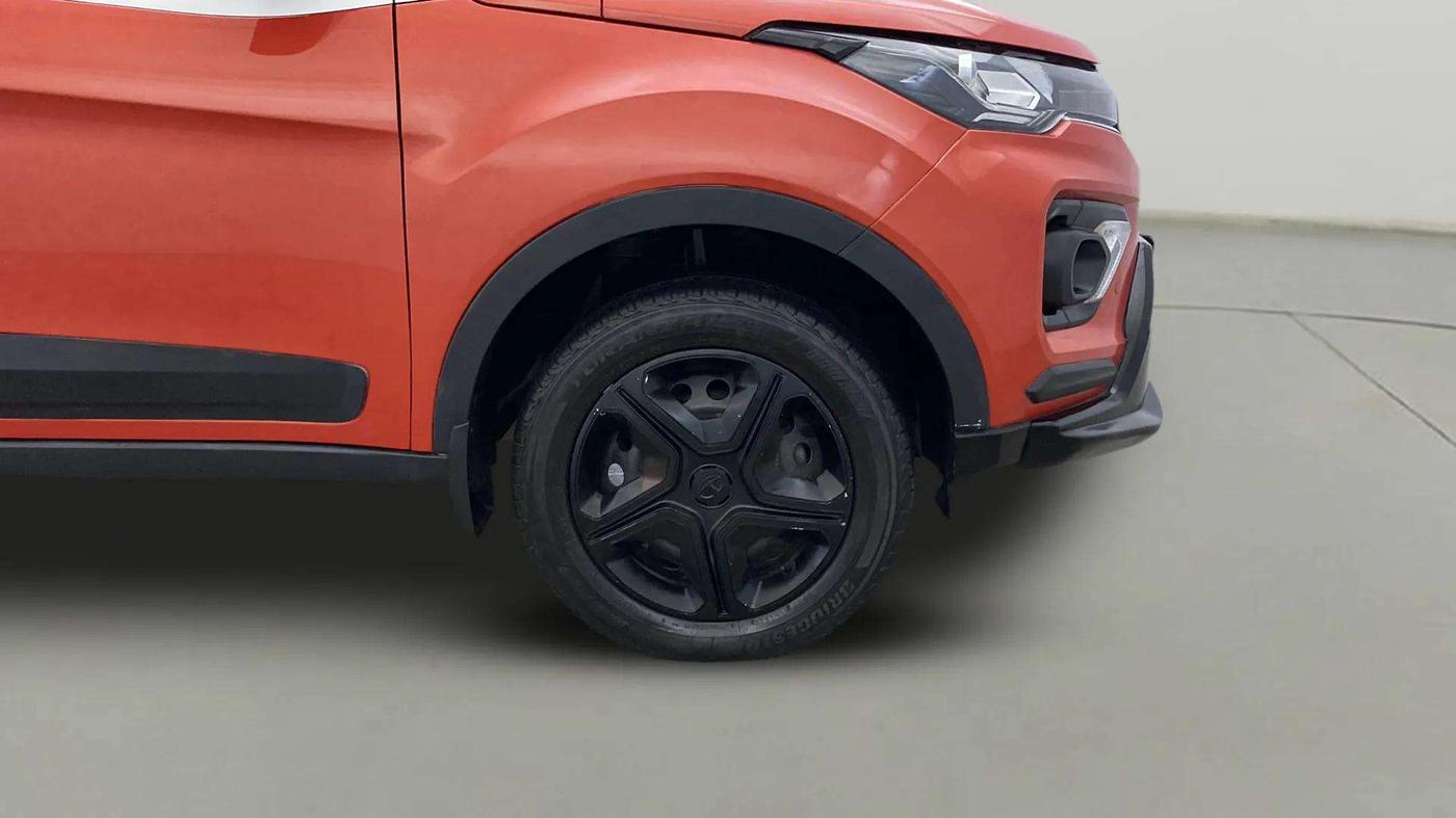 2022 Tata NEXON XM PETROL, Petrol, Manual, 36,084 km, Right Front Wheel