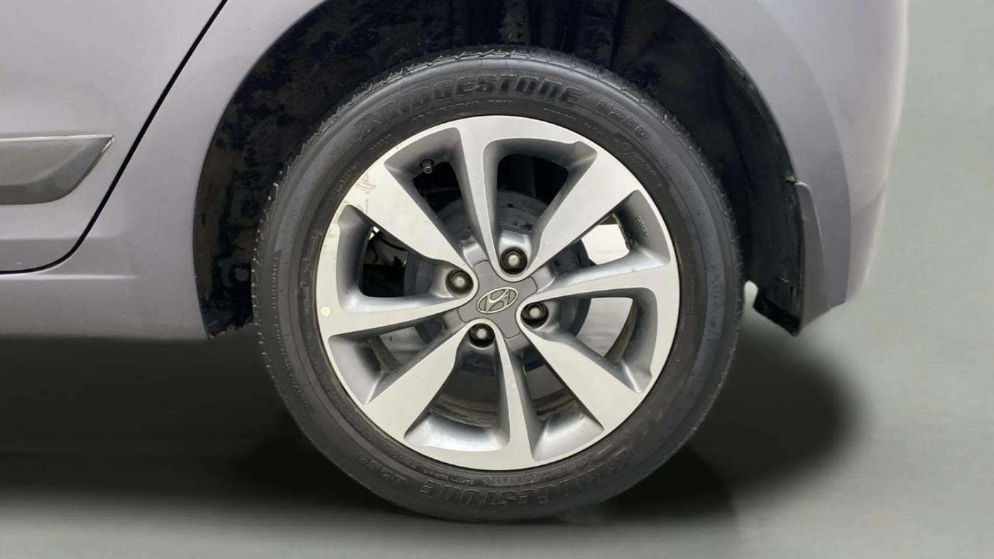 2017 Hyundai Elite i20 ASTA 1.2 (O), Petrol, Manual, 32,176 km, Left Rear Wheel