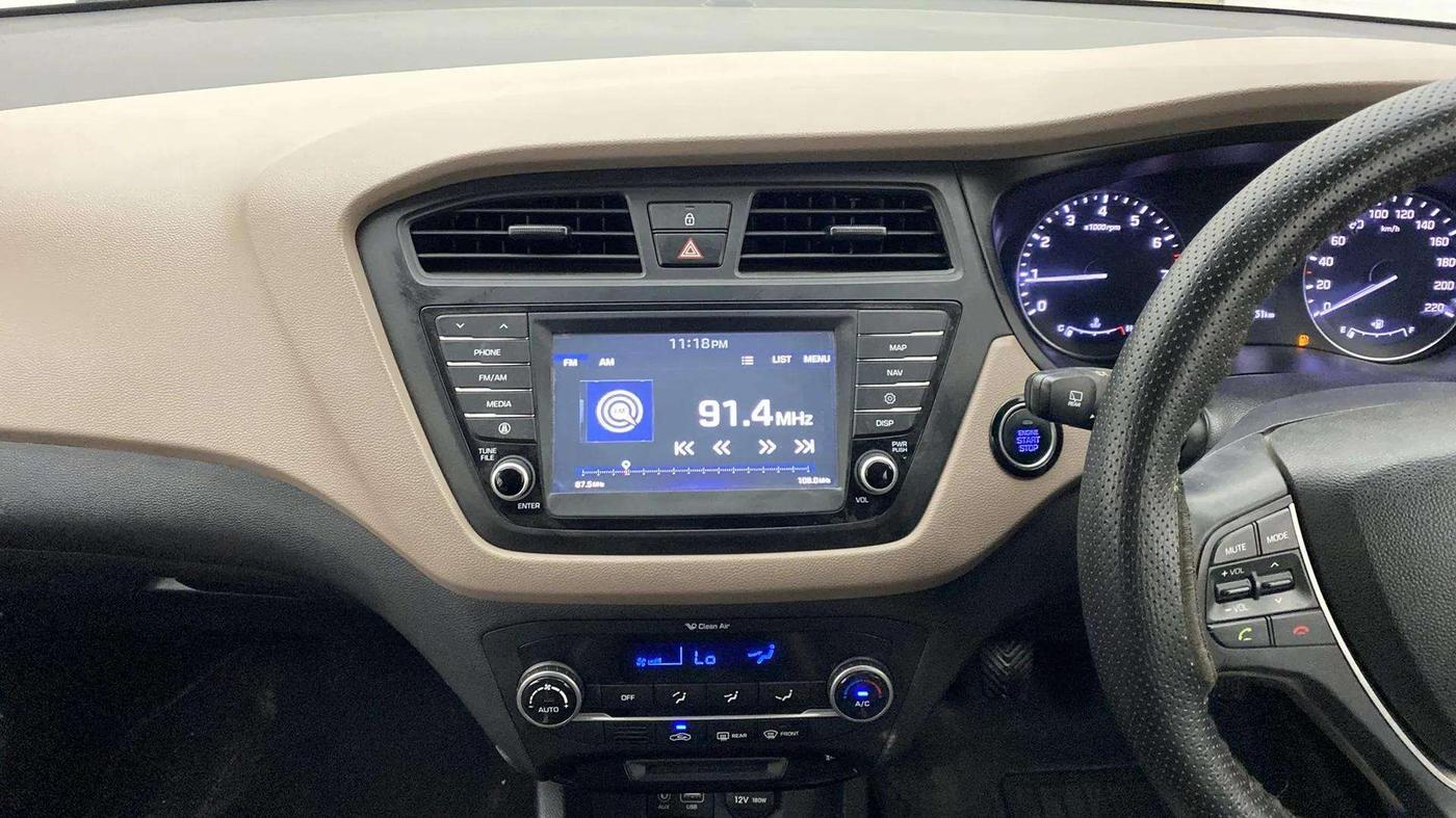 2017 Hyundai Elite i20 ASTA 1.2 (O), Petrol, Manual, 32,176 km, Air Conditioner