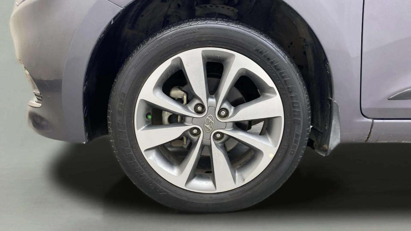 2017 Hyundai Elite i20 ASTA 1.2 (O), Petrol, Manual, 32,176 km, Left Front Wheel