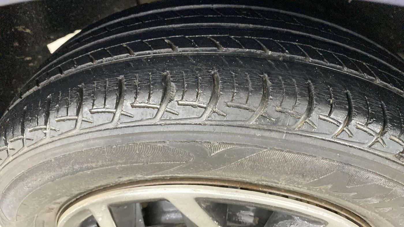 2018 Maruti Baleno DELTA PETROL 1.2, Petrol, Manual, 48,055 km, Left Front Tyre Tread