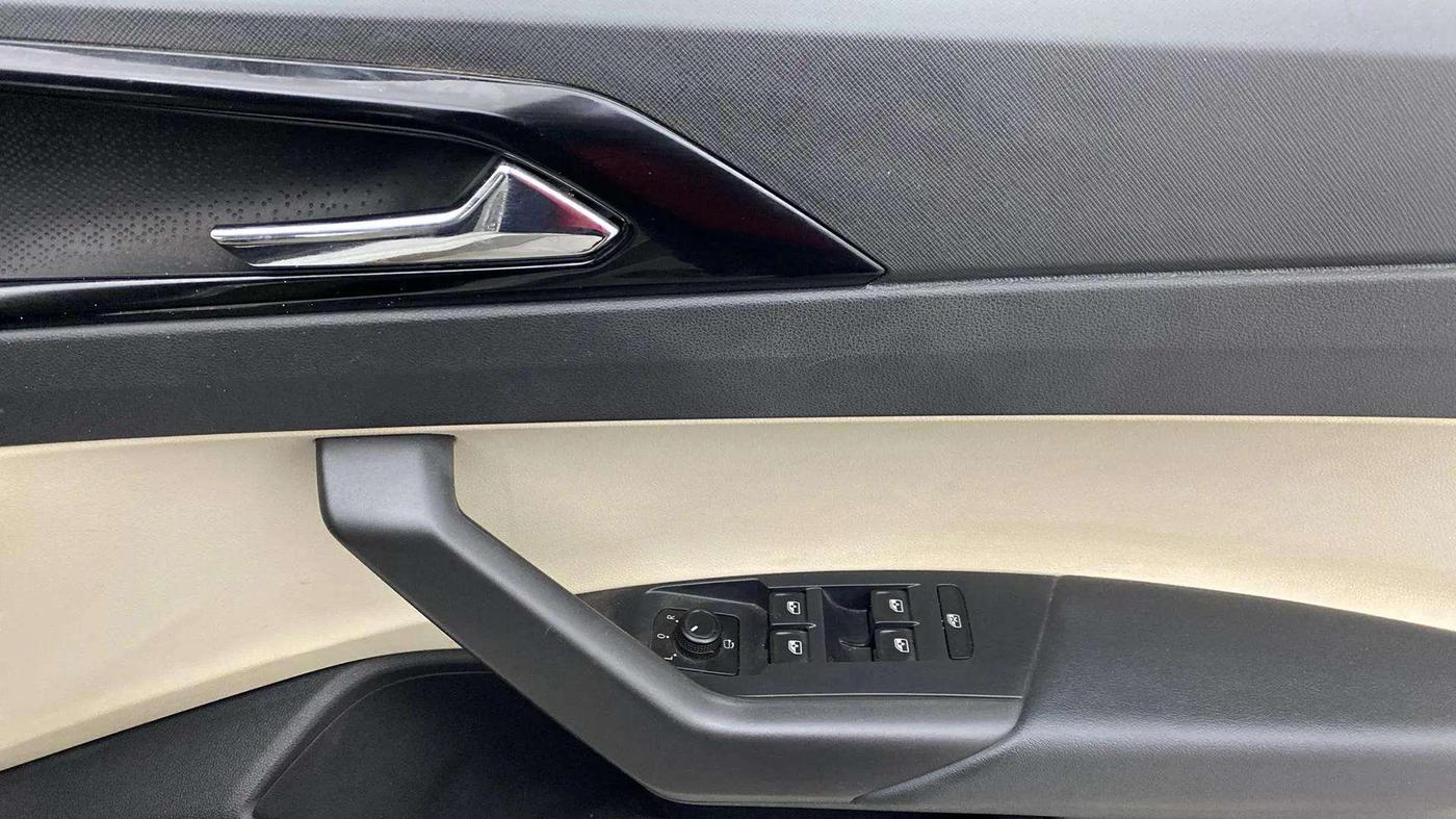 2022 Skoda SLAVIA STYLE 1.0L TSI AT, Petrol, Automatic, 24,676 km, Driver Side Door Panels Control