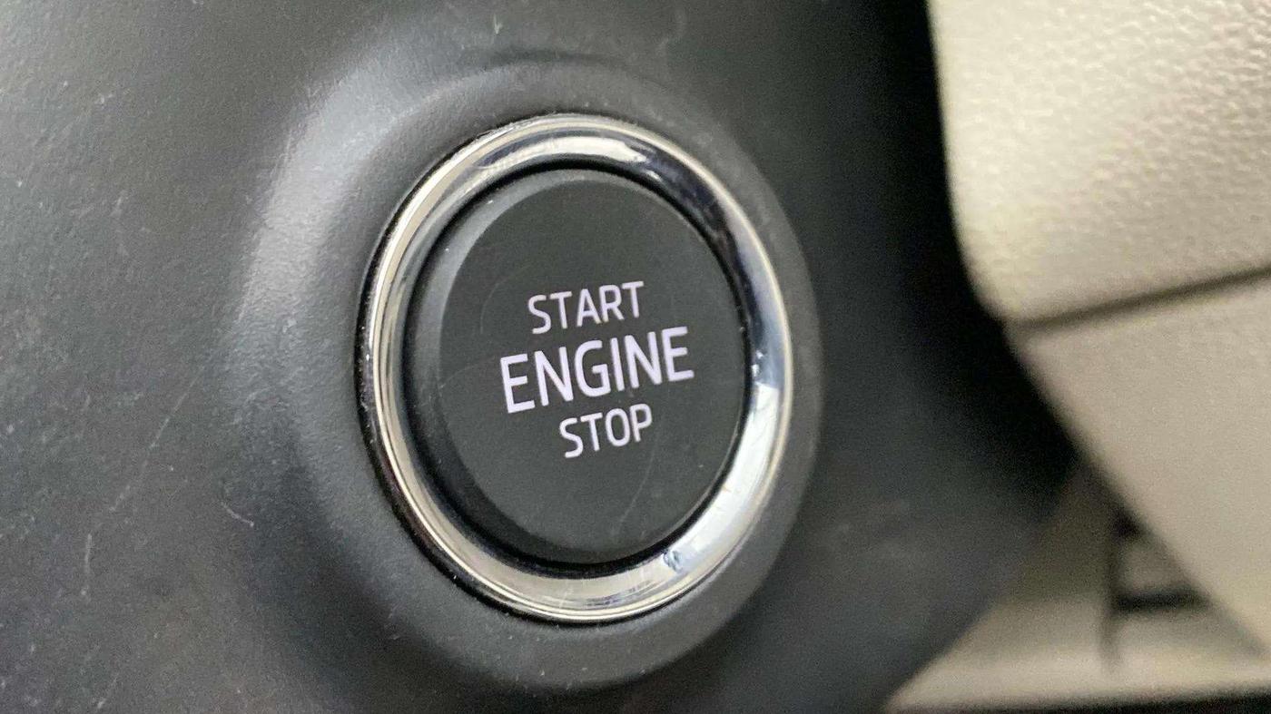2022 Skoda SLAVIA STYLE 1.0L TSI AT, Petrol, Automatic, 24,676 km, Keyless Start/ Stop Button