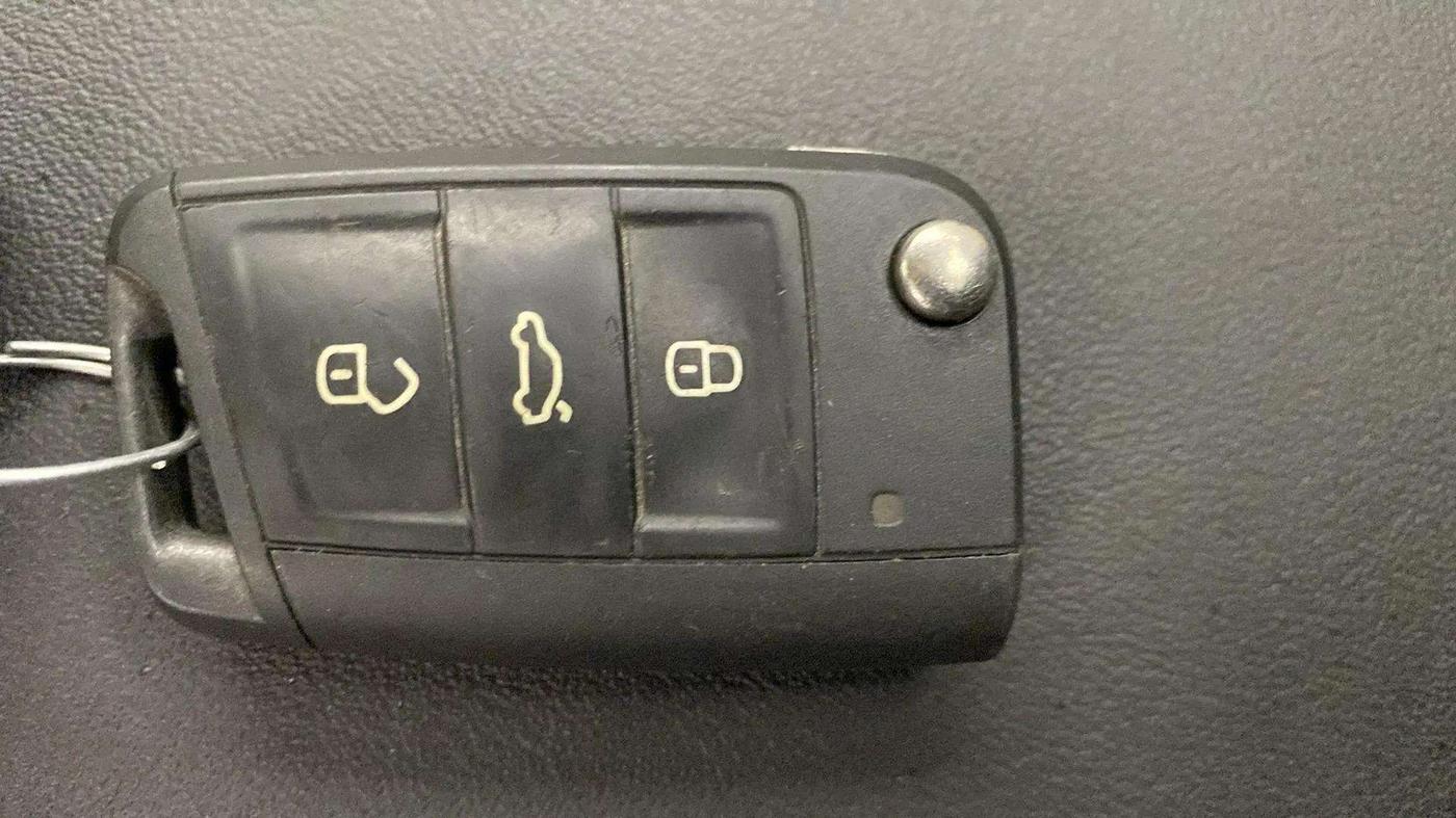 2022 Skoda SLAVIA STYLE 1.0L TSI AT, Petrol, Automatic, 24,676 km, Key Close Up