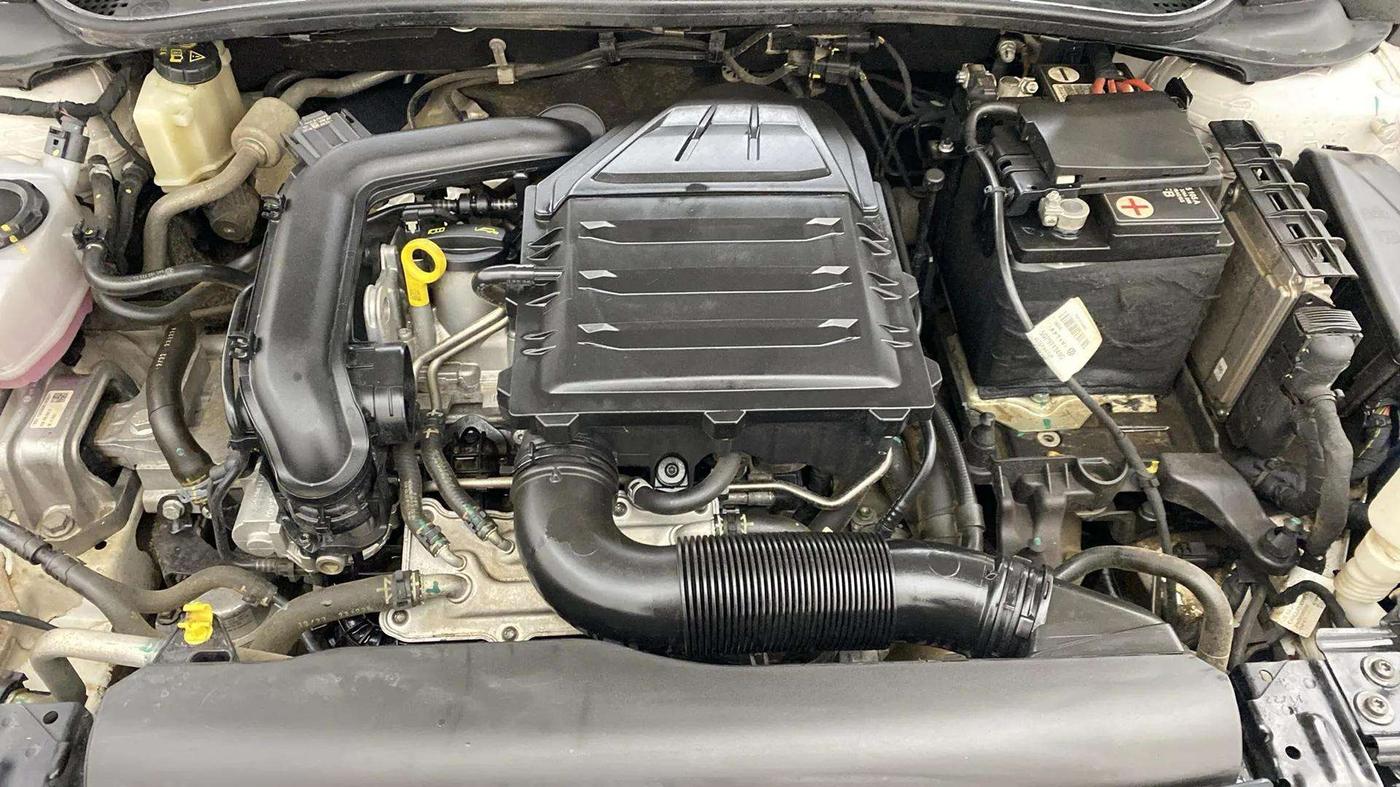 2022 Skoda SLAVIA STYLE 1.0L TSI AT, Petrol, Automatic, 24,676 km, Engine View
