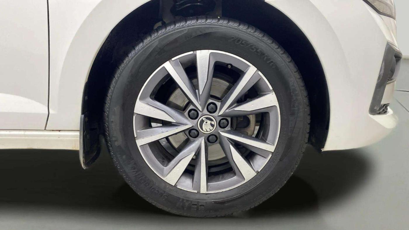 2022 Skoda SLAVIA STYLE 1.0L TSI AT, Petrol, Automatic, 24,676 km, Right Front Wheel