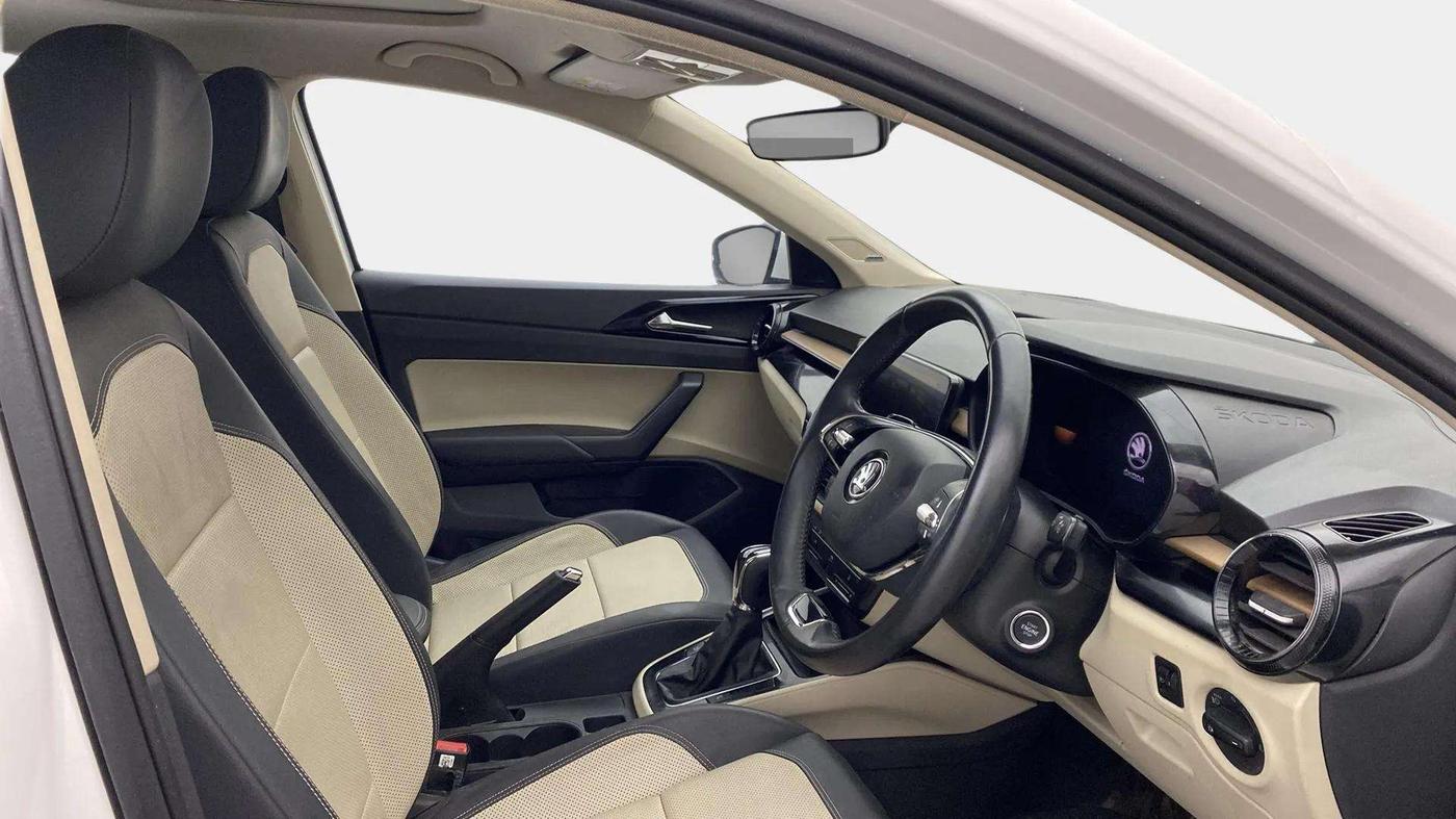 2022 Skoda SLAVIA STYLE 1.0L TSI AT, Petrol, Automatic, 24,676 km, Right Side Front Door Cabin