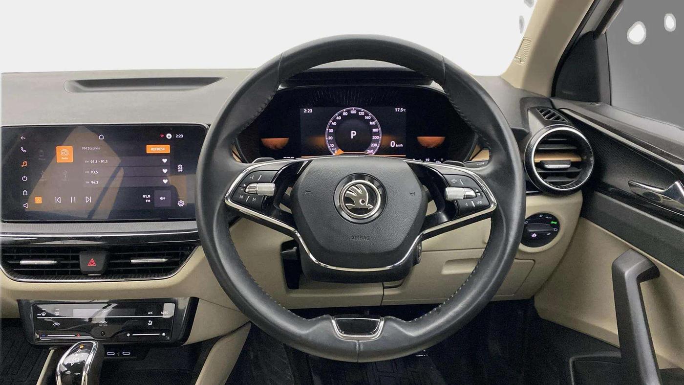 2022 Skoda SLAVIA STYLE 1.0L TSI AT, Petrol, Automatic, 24,676 km, Steering Wheel Close Up