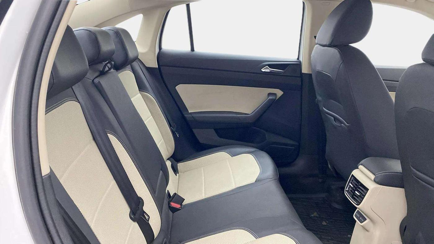 2022 Skoda SLAVIA STYLE 1.0L TSI AT, Petrol, Automatic, 24,676 km, Right Side Rear Door Cabin