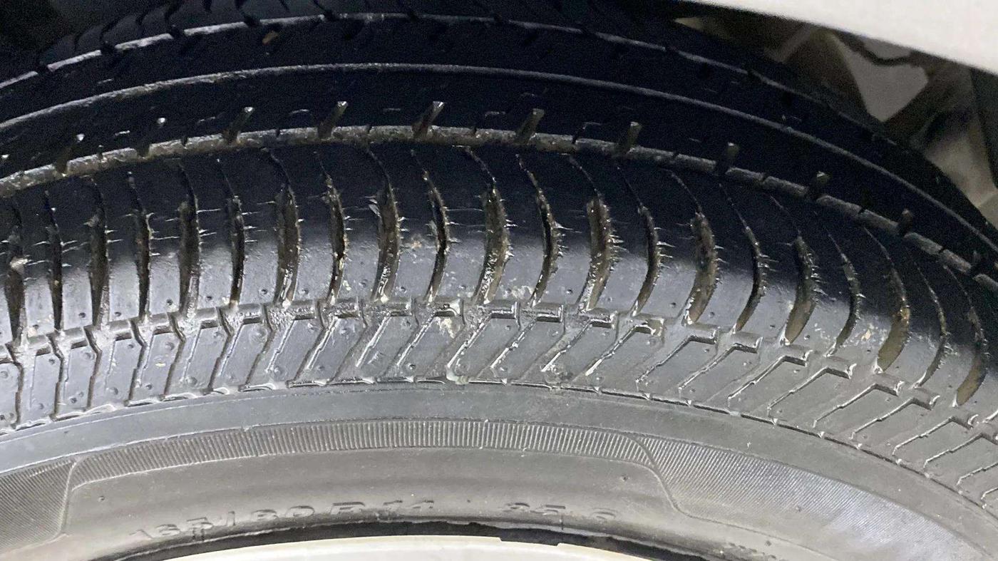 2013 Maruti Swift Dzire VXI, Petrol, Manual, 22,956 km, Left Front Tyre Tread