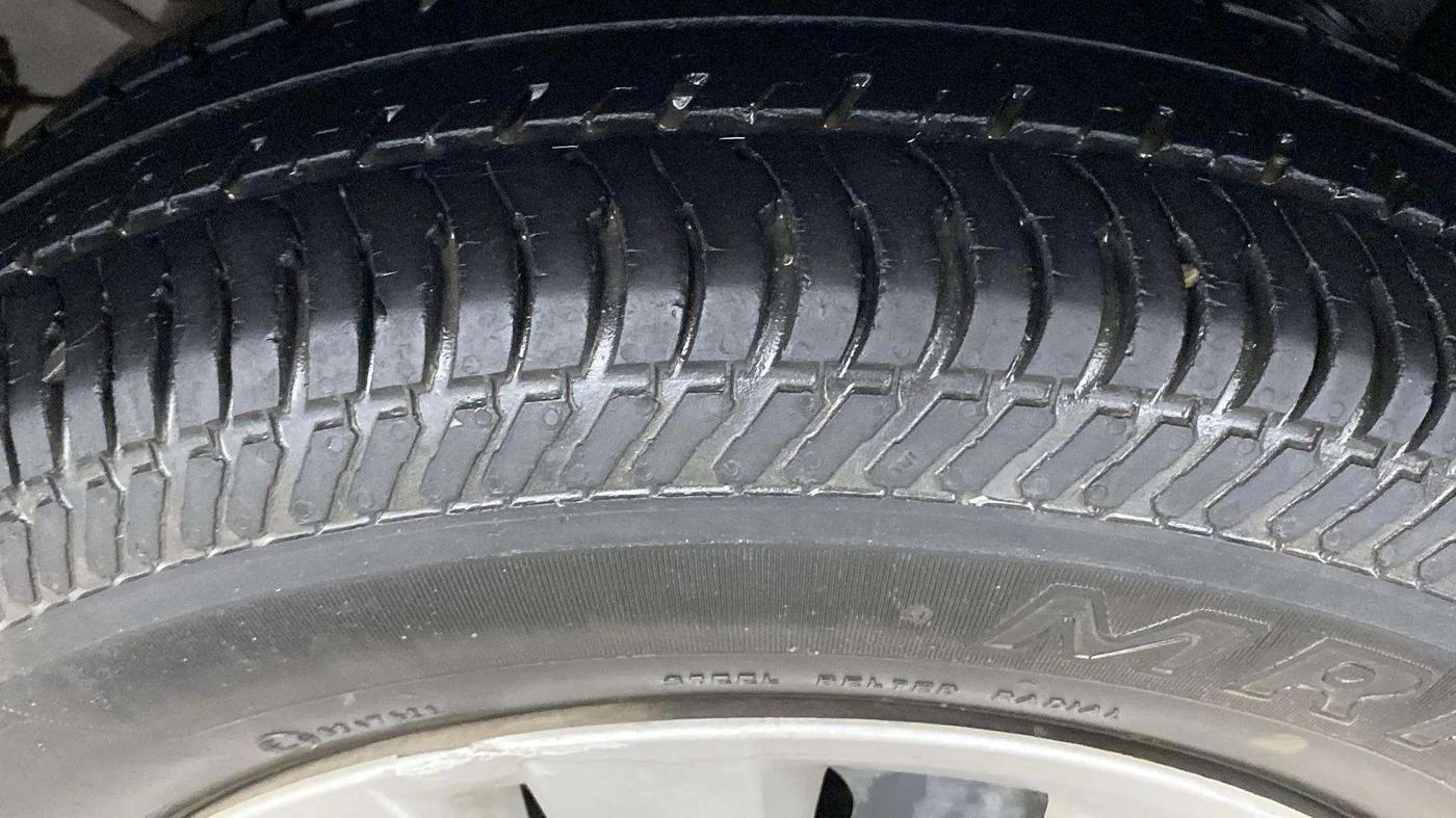 2013 Maruti Swift Dzire VXI, Petrol, Manual, 22,956 km, Right Rear Tyre Tread