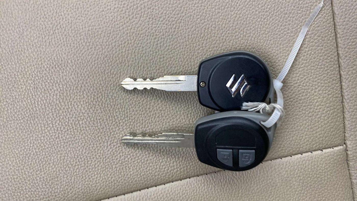 2013 Maruti Swift Dzire VXI, Petrol, Manual, 22,956 km, Key Close Up