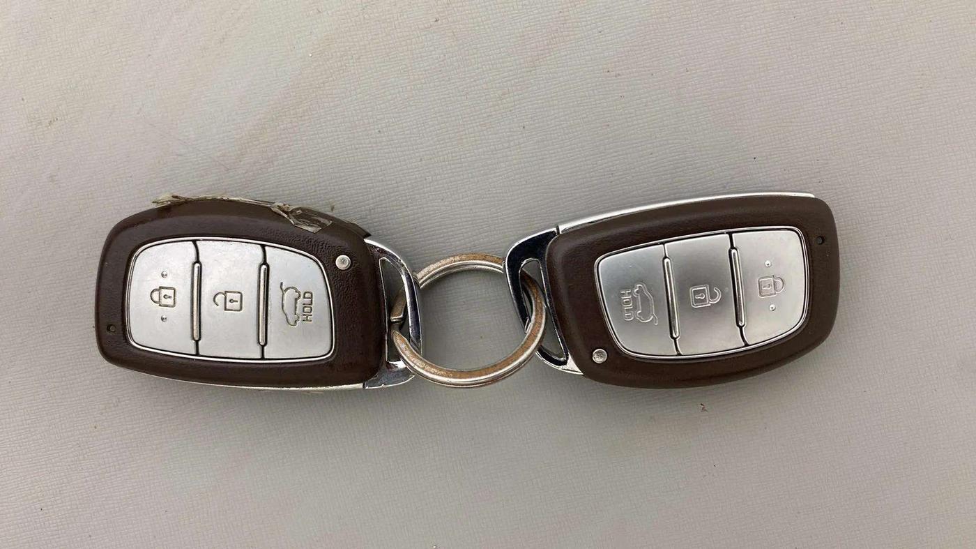 2016 Hyundai Creta SX PLUS AT 1.6 PETROL, Petrol, Automatic, 54,596 km, Key Close Up