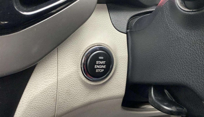 2019 Mahindra XUV300 W8 1.2 PETROL, Petrol, Manual, 30,093 km, Keyless Start/ Stop Button