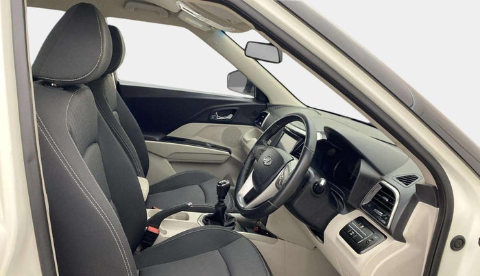 2019 Mahindra XUV300 W8 1.2 PETROL, Petrol, Manual, 30,093 km, Right Side Front Door Cabin