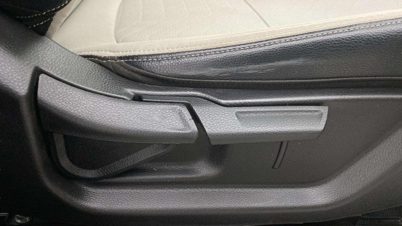 2021 KIA SONET HTX ANNIVERSARY EDITION 1.5, Diesel, Manual, 46,417 km, Driver Side Adjustment Panel