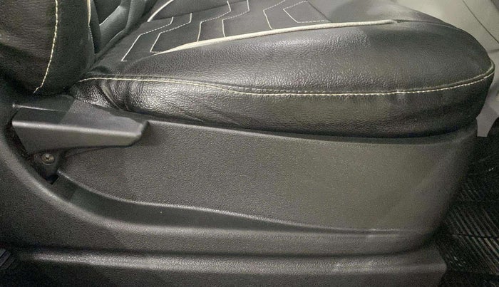 2017 Tata NEXON XM PETROL, Petrol, Manual, 42,567 km, Driver Side Adjustment Panel