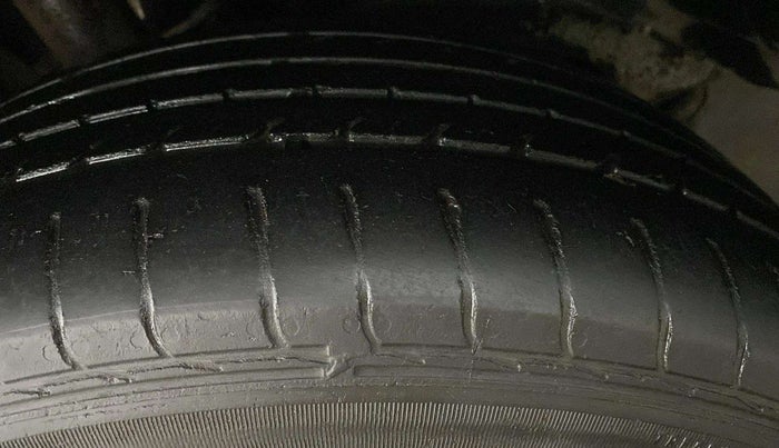 2017 Tata NEXON XM PETROL, Petrol, Manual, 42,567 km, Right Front Tyre Tread