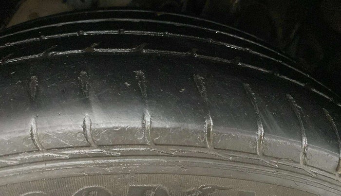 2017 Tata NEXON XM PETROL, Petrol, Manual, 42,567 km, Right Rear Tyre Tread