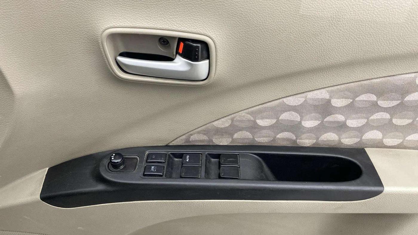 2016 Maruti Celerio ZXI AMT, Petrol, Automatic, 73,101 km, Driver Side Door Panels Control