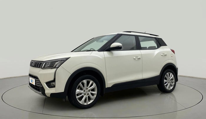 2020 Mahindra XUV300 W8 1.5 DIESEL, Diesel, Manual, 31,868 km, Left Front Diagonal