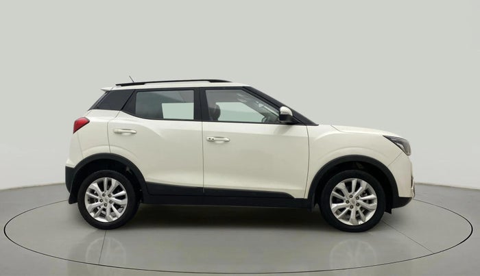 2020 Mahindra XUV300 W8 1.5 DIESEL, Diesel, Manual, 31,868 km, Right Side View