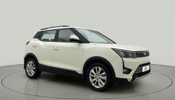 2020 Mahindra XUV300 W8 1.5 DIESEL, Diesel, Manual, 31,868 km, Right Front Diagonal