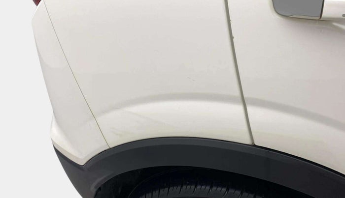 2020 Mahindra XUV300 W8 1.5 DIESEL, Diesel, Manual, 31,868 km, Right quarter panel - Cladding has minor damage