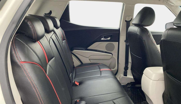 2020 Mahindra XUV300 W8 1.5 DIESEL, Diesel, Manual, 31,868 km, Right Side Rear Door Cabin