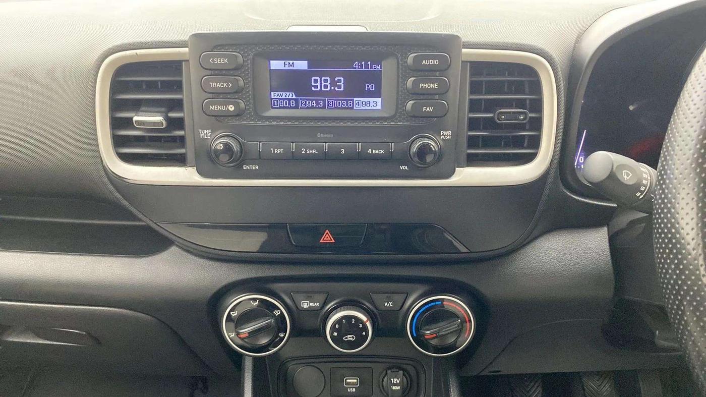2021 Hyundai VENUE S 1.2, Petrol, Manual, 74,695 km, Air Conditioner