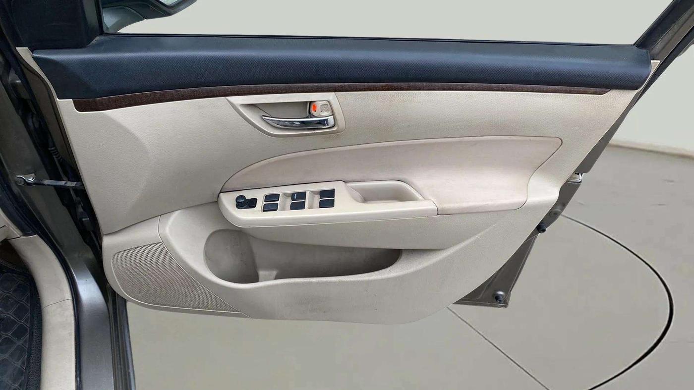 2016 Maruti Swift Dzire VXI, Petrol, Manual, 95,730 km, Driver Side Door Panels Control